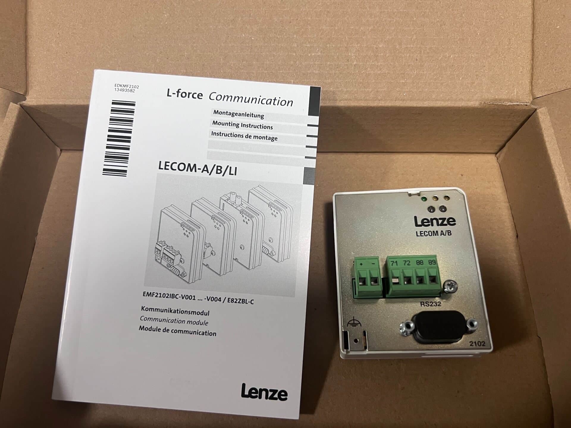 Nuevo y genuino módulo de E/S industrial Lenze EMF2102IBCV002 FedEx DHL envío rápido