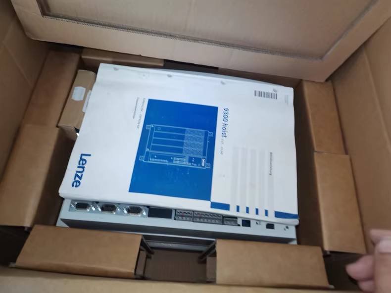 Nuevo y genuino módulo de E/S industrial Lenze EVS9326-EV FedEx DHL envío rápido