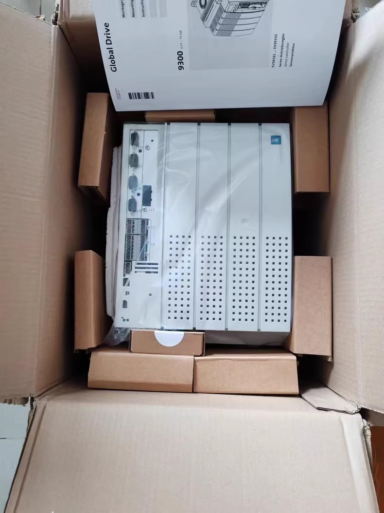 Nuevo y genuino módulo de E/S industrial Lenze EVS9330-ERV100 FedEx DHL envío rápido