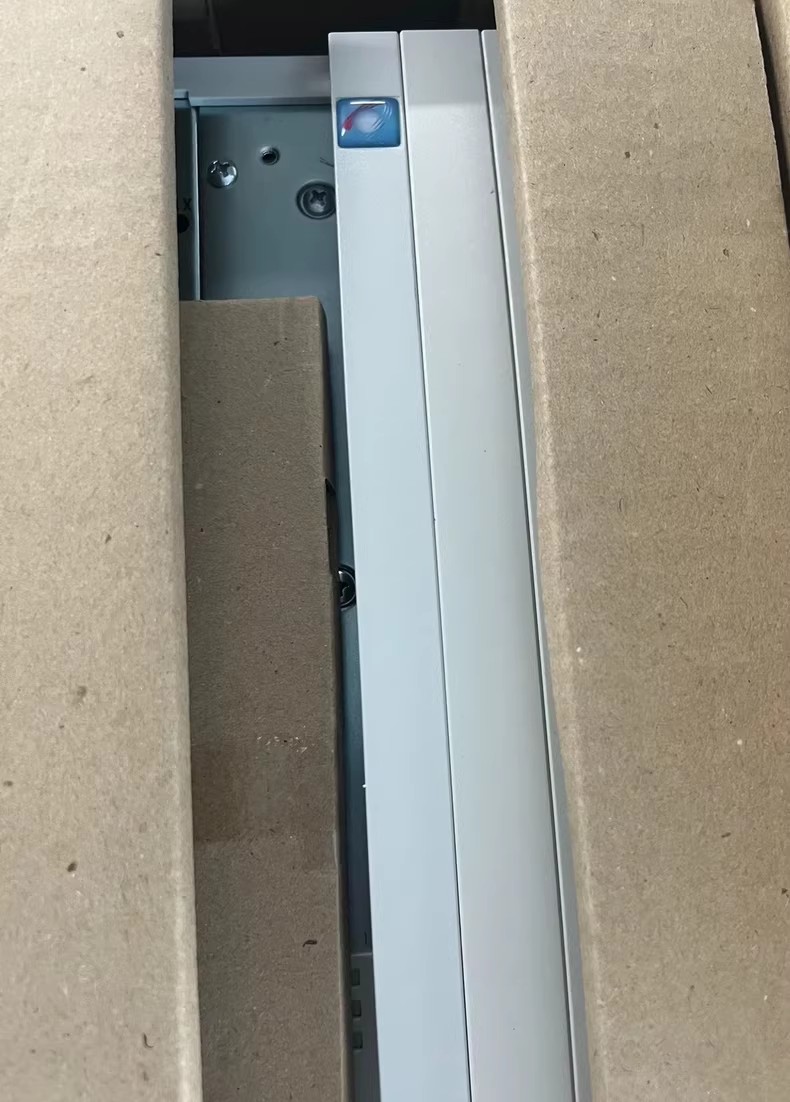 Nuevo y genuino módulo de E/S industrial Lenze IE82EV223-4B201 FedEx DHL envío rápido